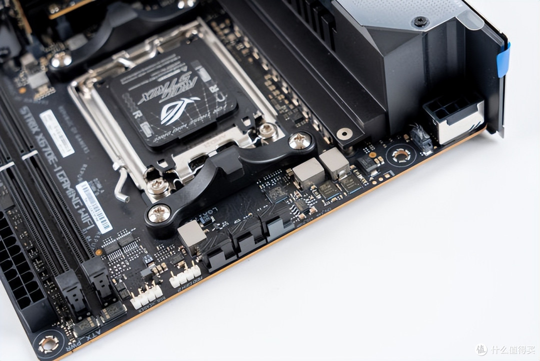 白龙鳞的小玩法——ROG X670E-I+4070星曜+几何未来M2方舟装机分享