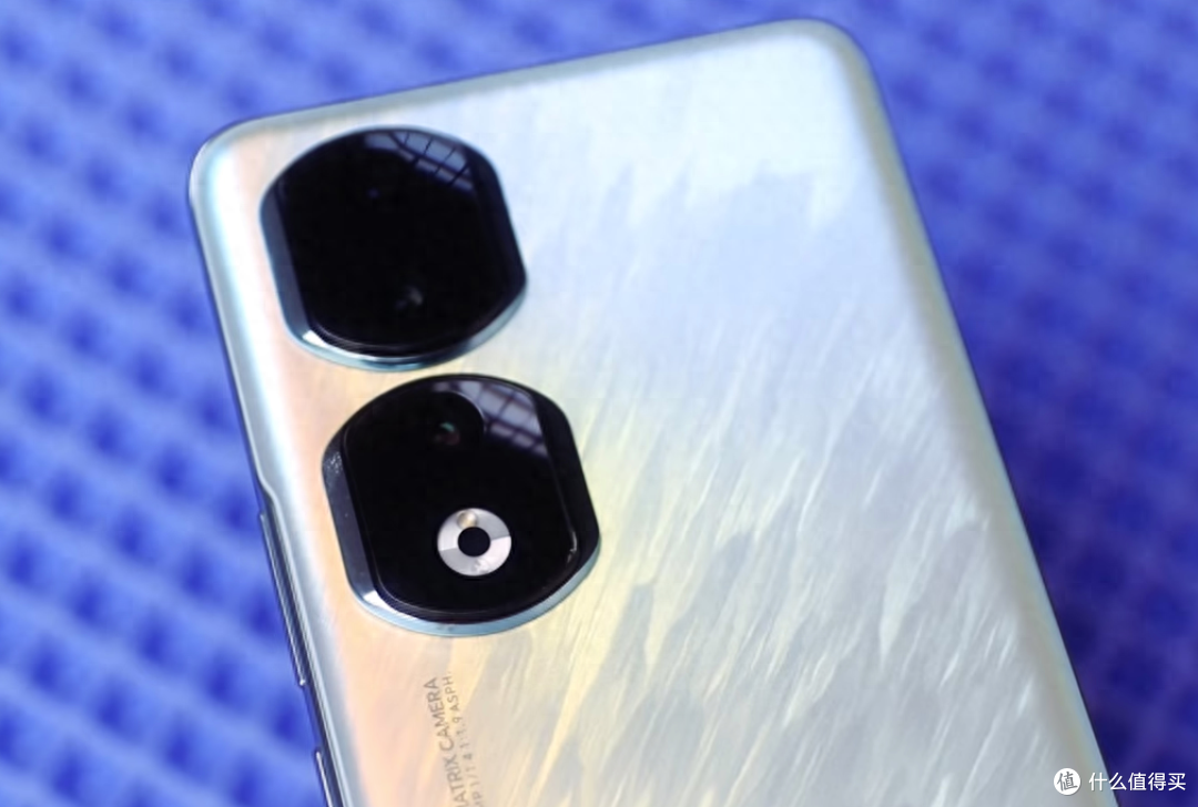 荣耀90Pro：2亿影像旗舰50个月不卡顿，12GB+256GB低至2859元