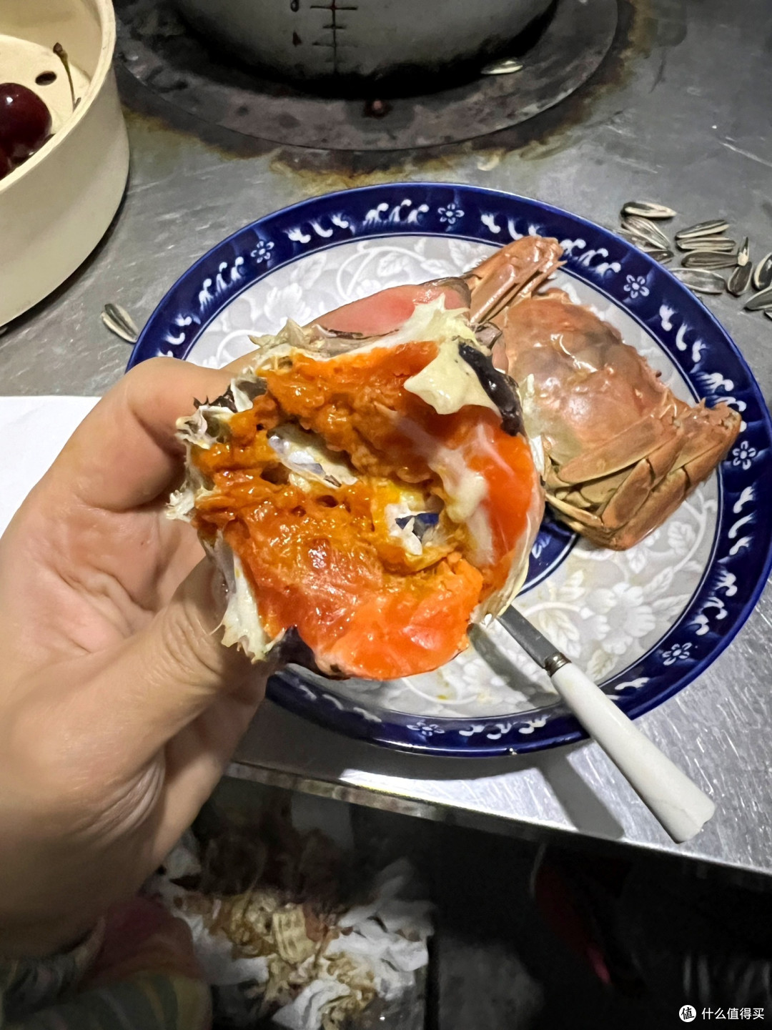 中秋，买大闸蟹带回去做给家里的人吃