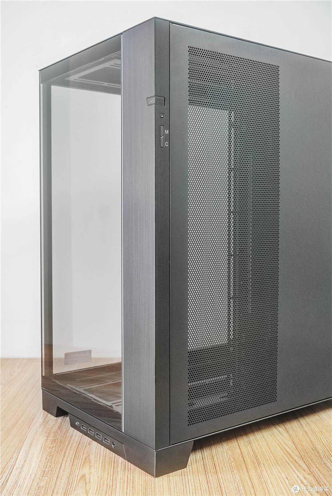 大海景房+显卡吊装——联力包豪斯O11D EVO XL机箱+ROG X670E-E主板+4080追风多形态装机