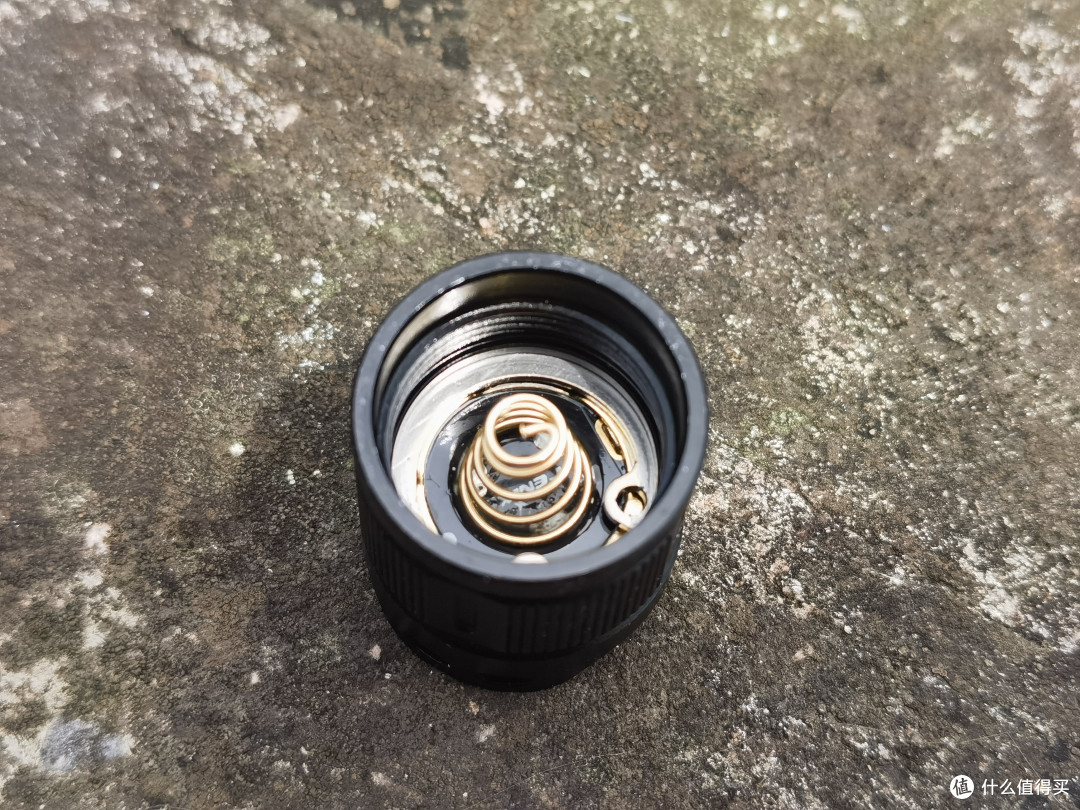 手电设计的最新革命性颠覆Fenix LD12R 手电展示