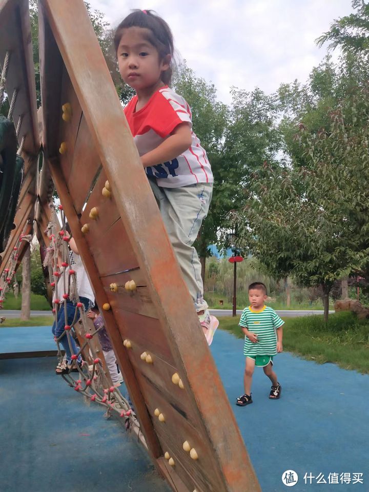 小小攀岩家：低龄儿童挑战极限
