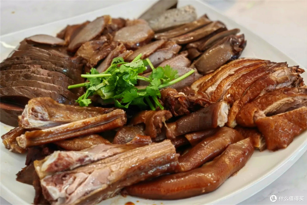 中国美食界的一座“孤岛”,只是宵夜就让人痴迷,是真的懂吃会吃