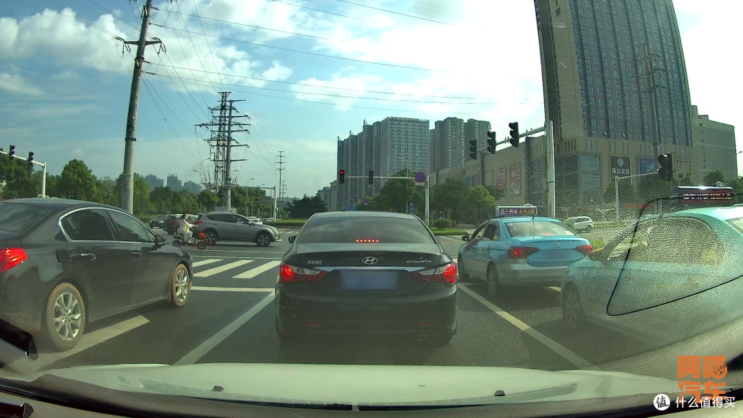 埃安月销5万比亚迪月销27万,却被质疑卖给了网约车,咋丢人了?