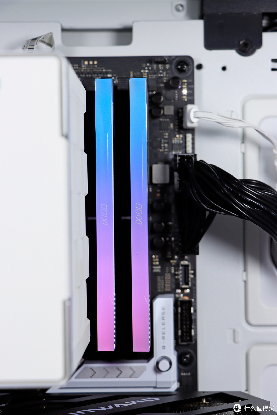 更出彩的 RGB DDR5 内存条——佰维 WOOKONG 悟空 DX100 DDR5 6800 16G*2 RGB（银）