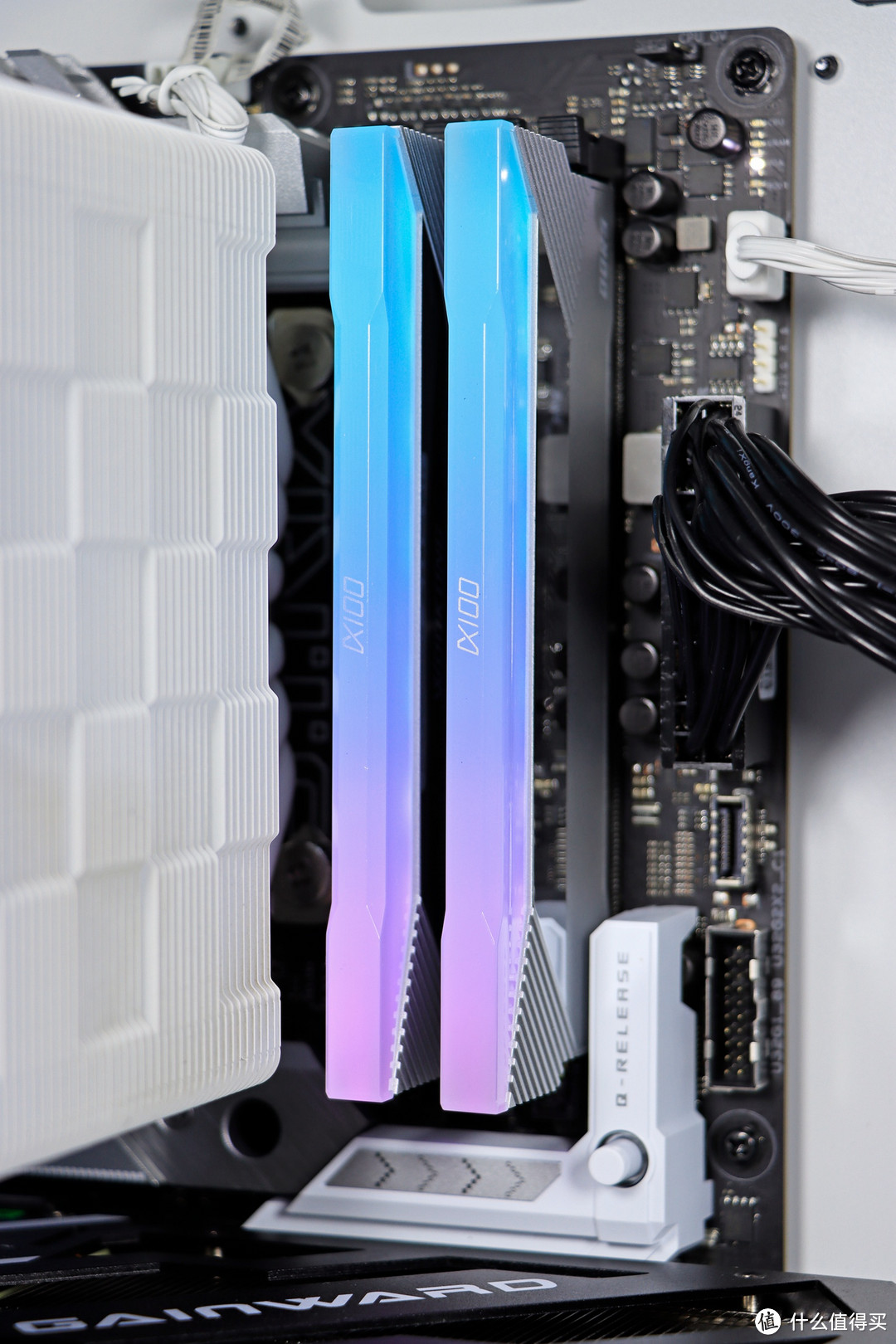 更出彩的 RGB DDR5 内存条——佰维 WOOKONG 悟空 DX100 DDR5 6800 16G*2 RGB（银）