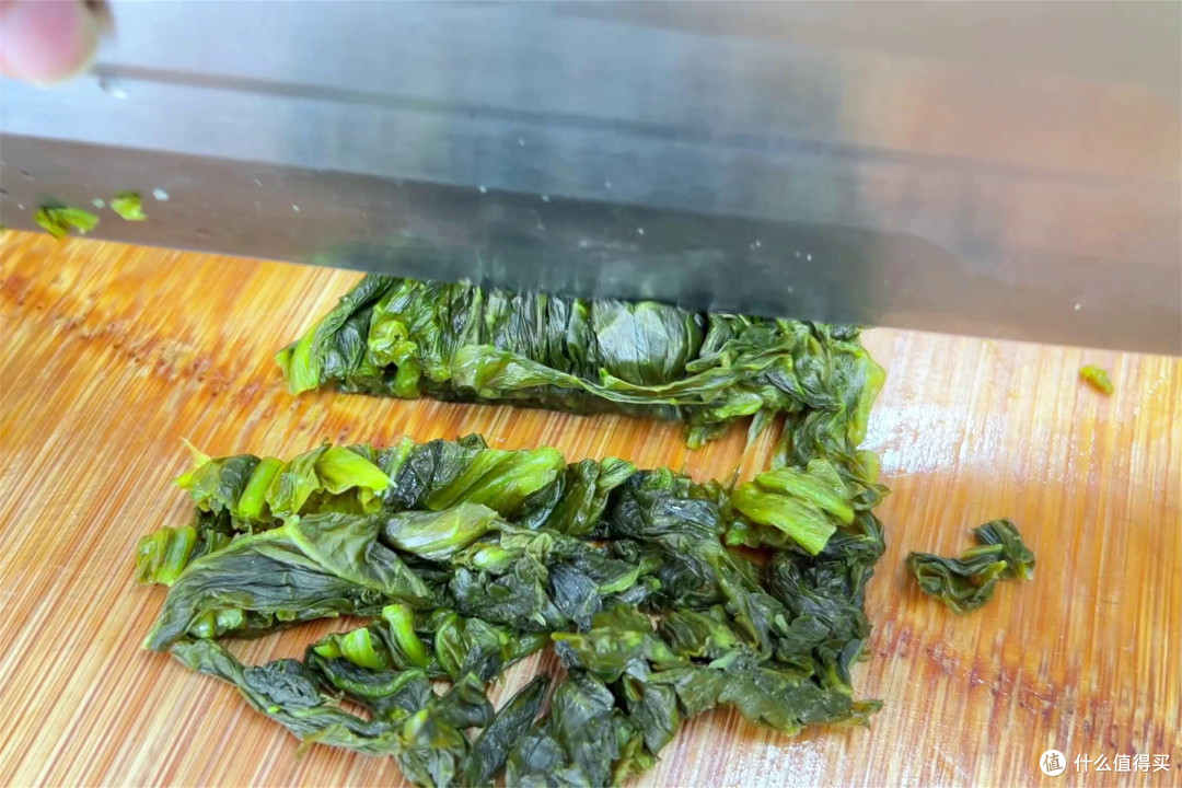 秋季,建议中老年人多吃酸,推荐一道菜,每周吃几次,顺利过秋天