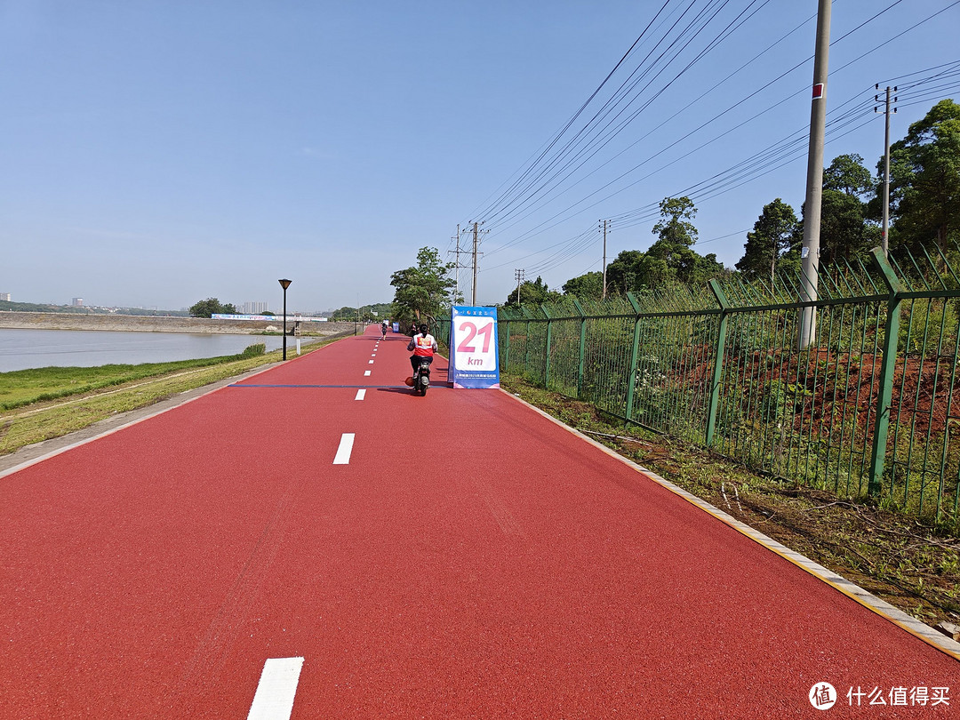 踏遍青山人未老，小城蓬勃正青春——2023共青城马拉松赛记