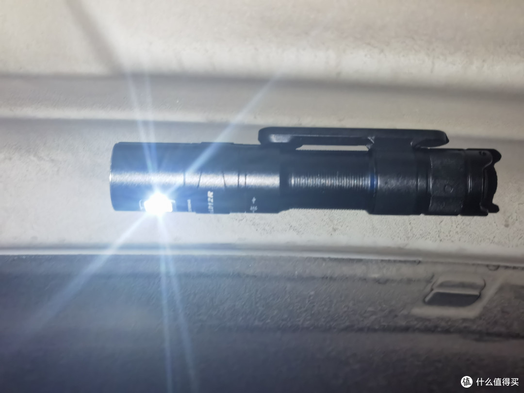 手电设计的最新革命性颠覆Fenix LD12R 手电展示