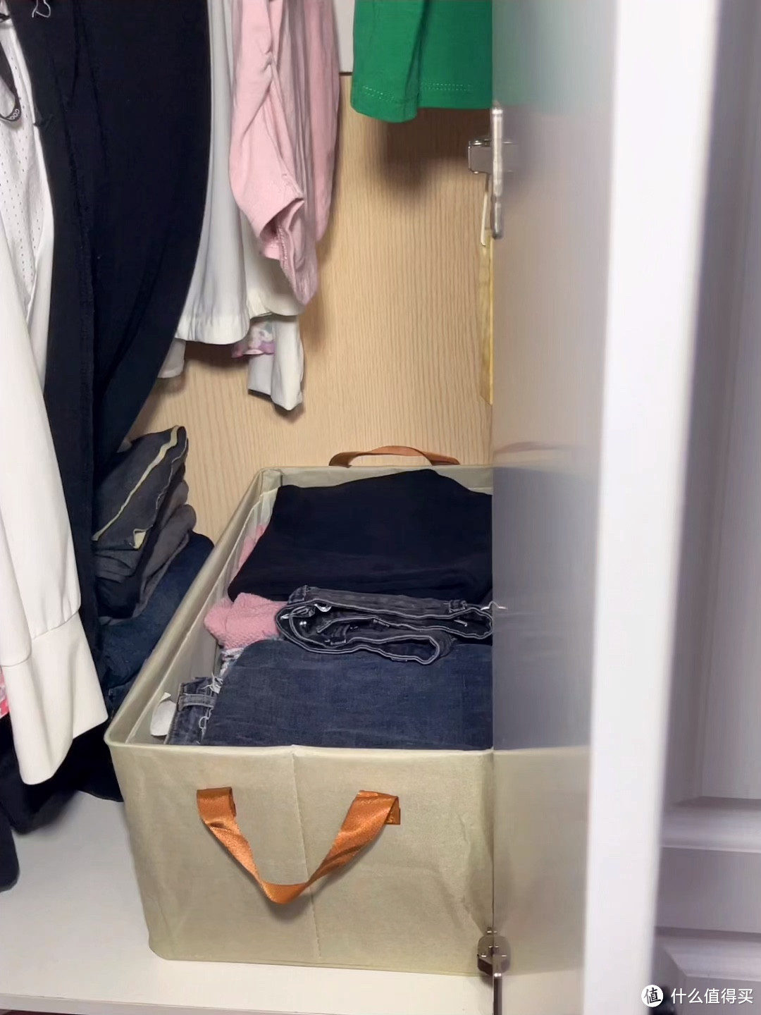 多功能衣服收纳盒：让你的衣柜更整洁!