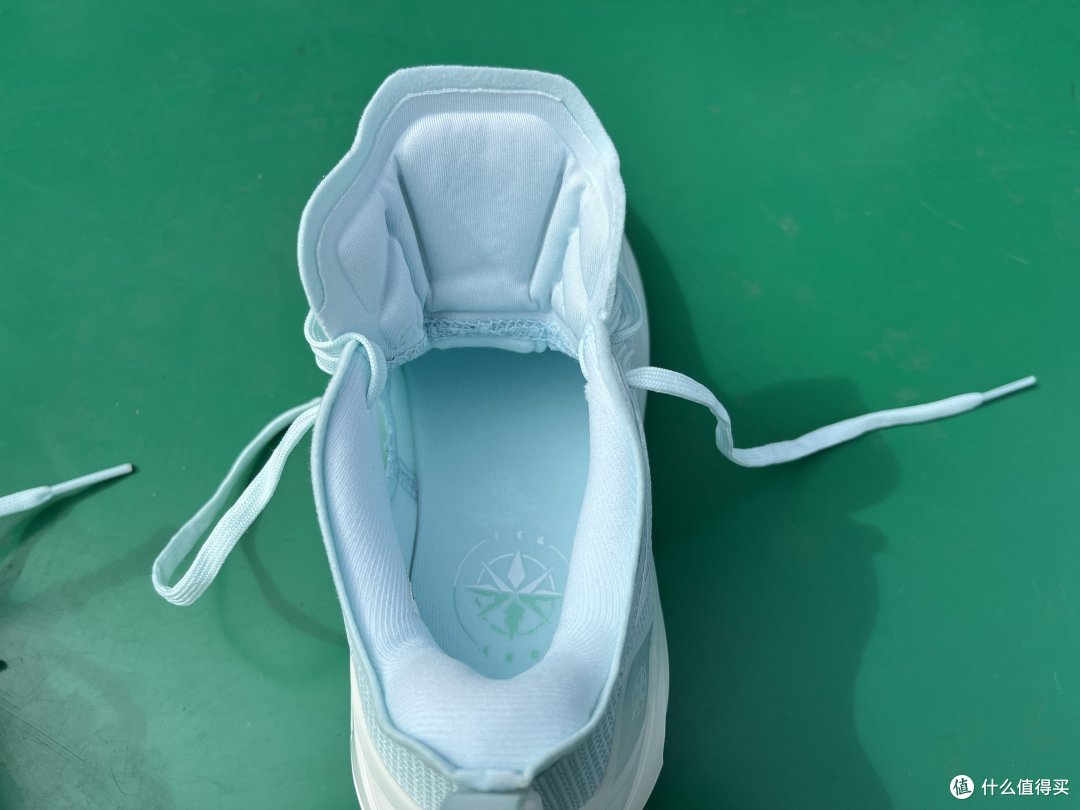 李宁利刃3V2篮球鞋,兼具颜值与功能