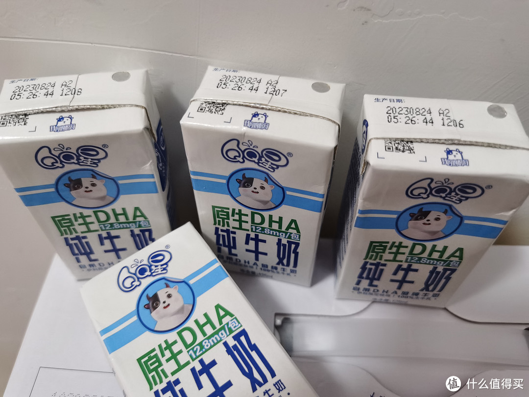 如果中秋节串门送礼，可以选择这QQ星原生DHA纯牛奶哦