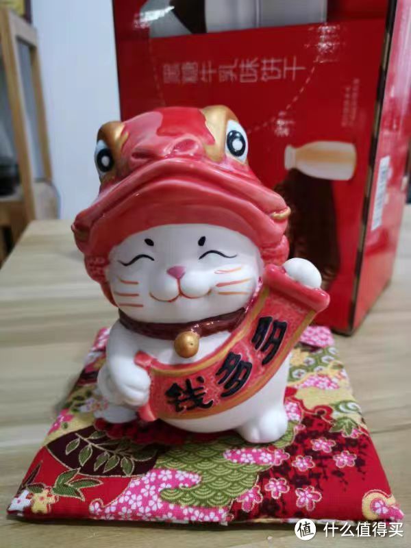 创意招财猫摆件——可爱迷你小号桌面装饰品，助你财运旺！