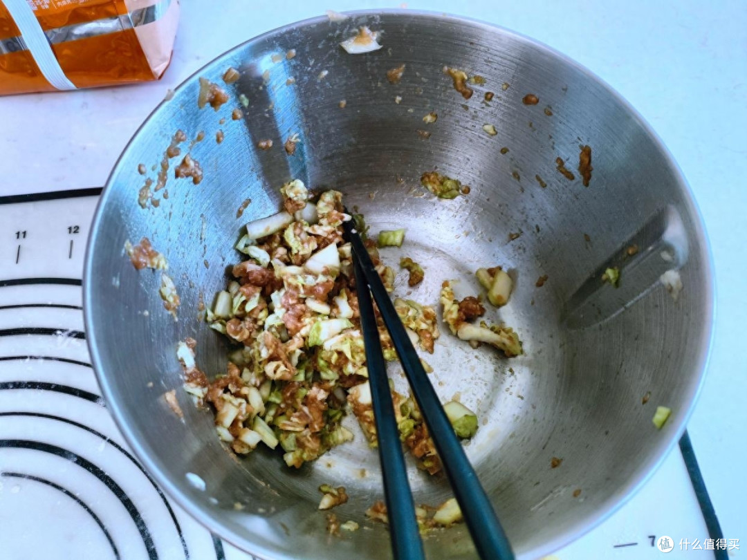 秋天，这菜维C比苹果都高，做包子多1步，一口气吃4个