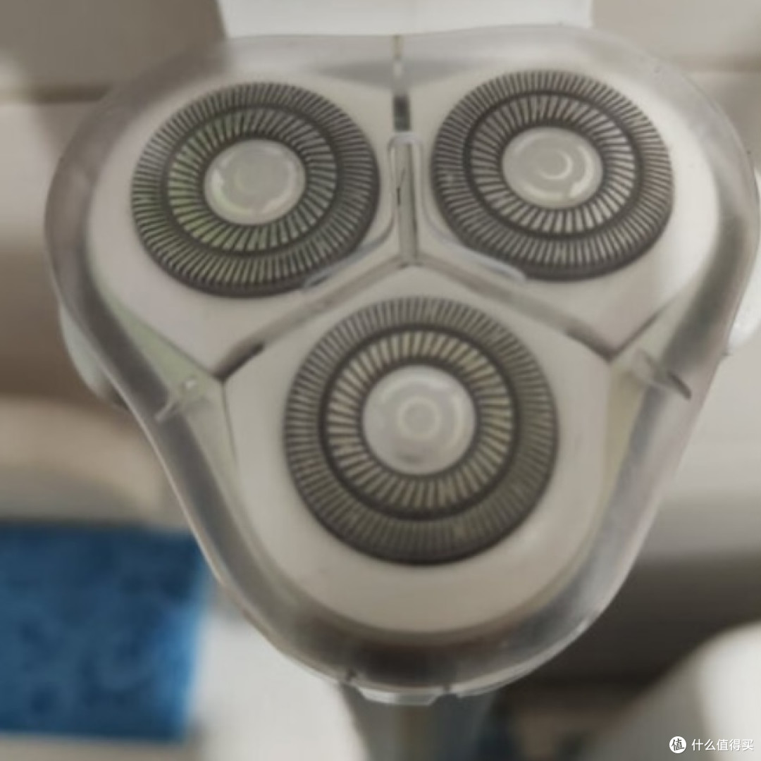 电动剃须刀:现代男士的理想选择