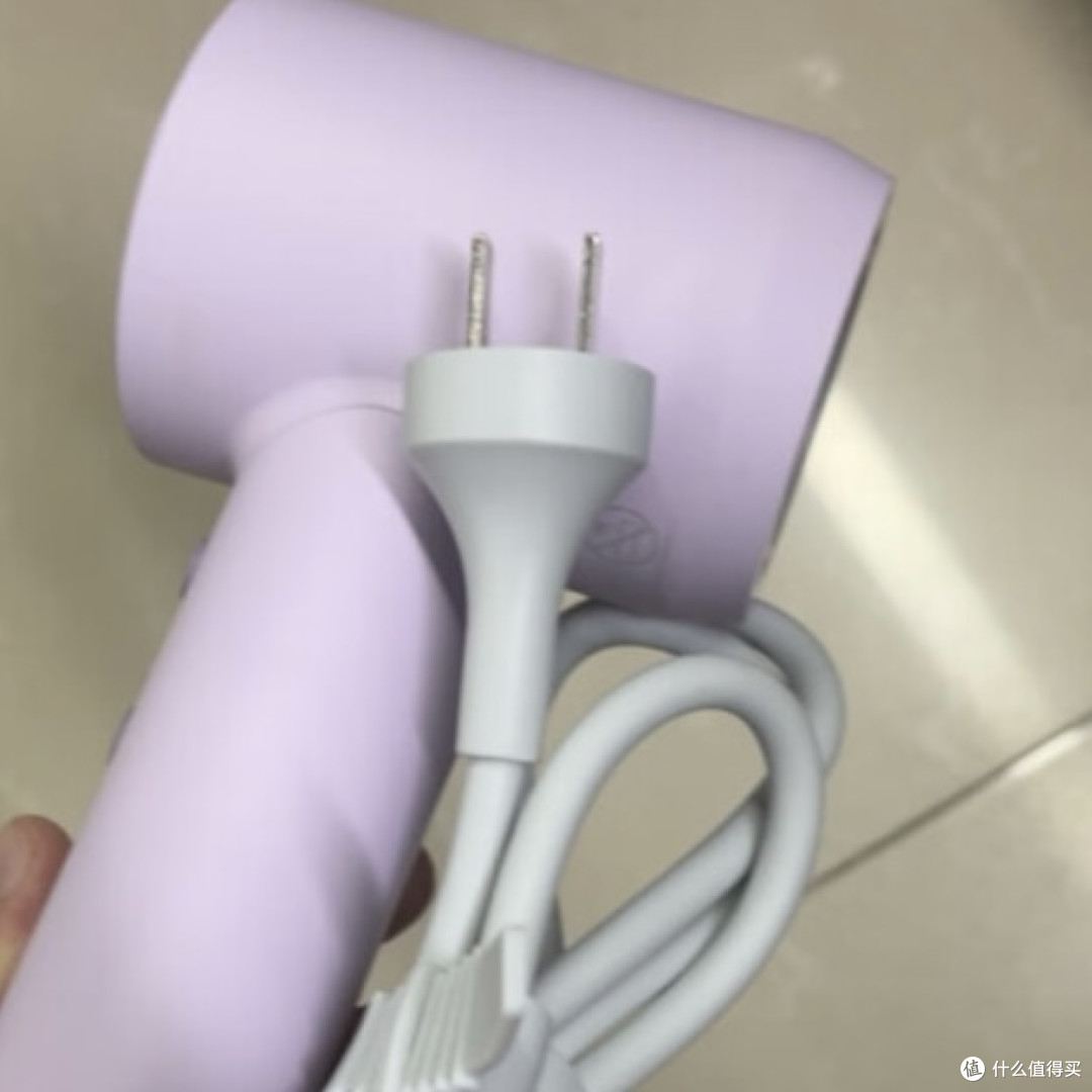 吹风机:引领风潮的时尚利器