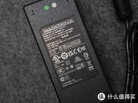 专业级NAS的高性价比选择|铁威马F4-423