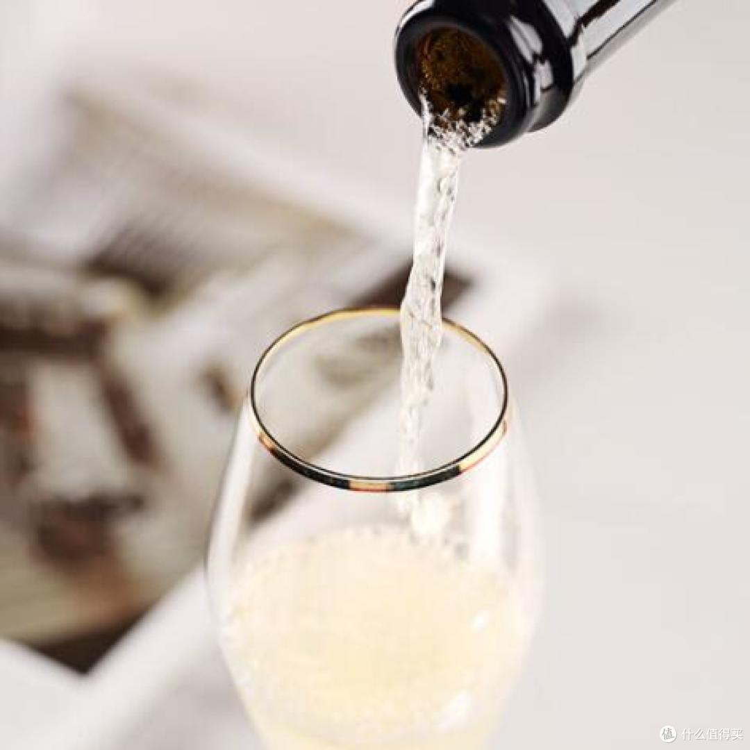 把酒问月看抖音:VALDO普罗塞克起泡葡萄酒,带你走进醇美意式狂欢!