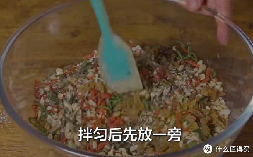 独特的五仁月饼，好吃不腻口