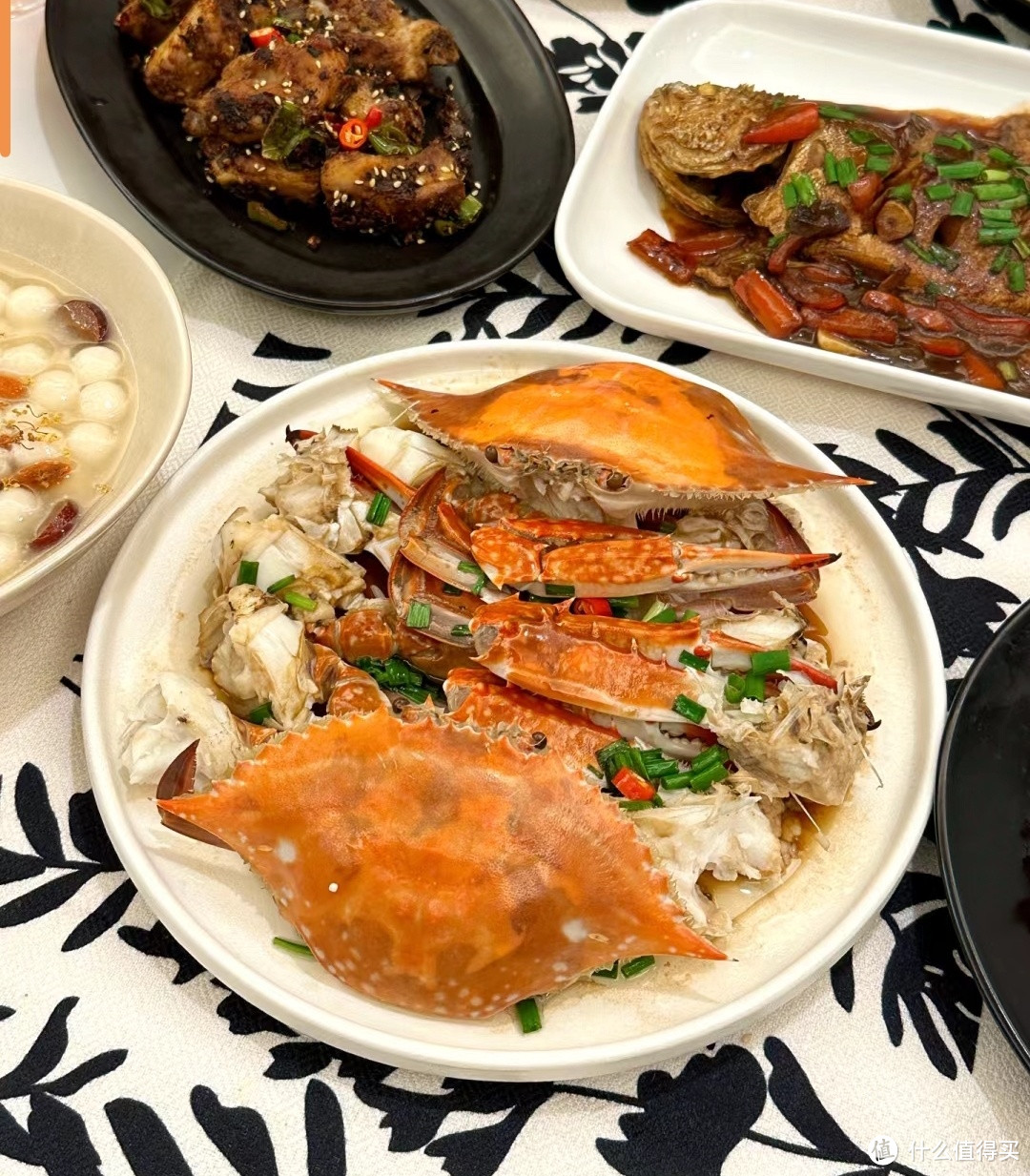 中秋节和家人一起吃饭