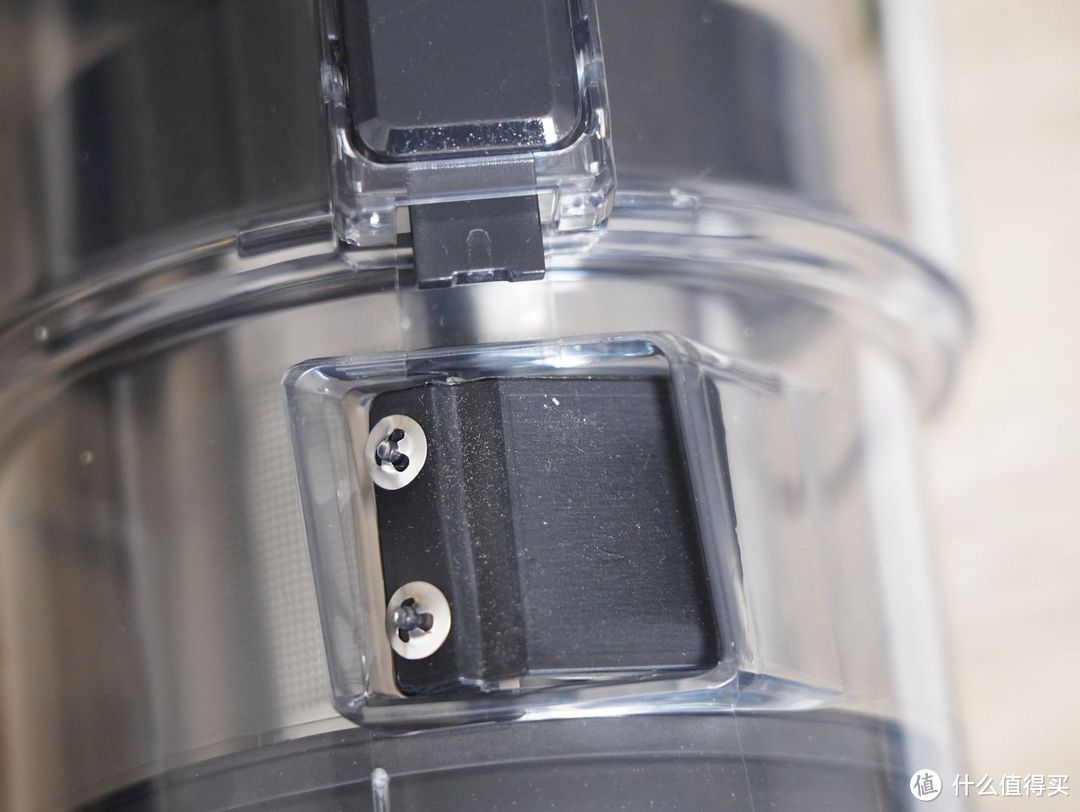 美的Q6无线吸尘器开箱测评，千元级别的吸尘器表现如何？