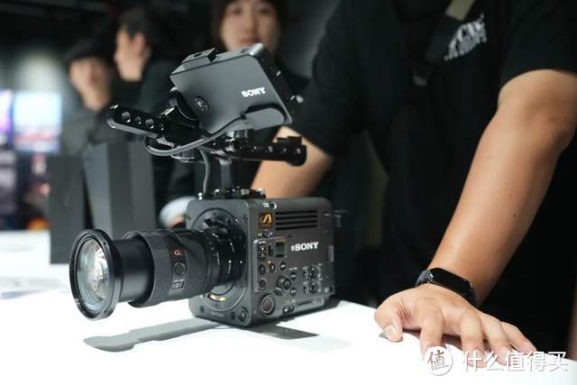 这么小！索尼CineAltaB 自动对焦全画幅8K电影摄影机初体验