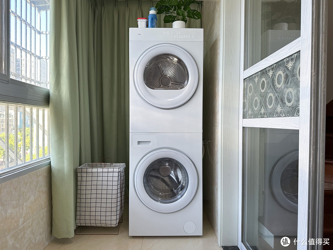 想要实现洗衣自由，洗烘护集成机是个不错的选择！TCL双子舱T10带给我全新的洗衣体验