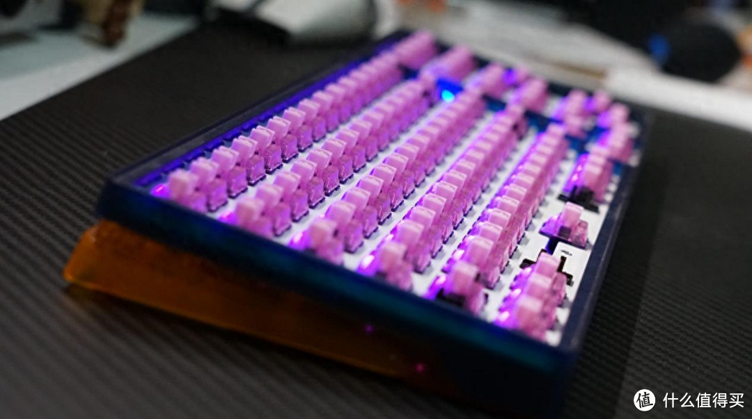 静音轻敏高颜值，热插拔机械键盘可用，TTC&御斧联合定制暮山紫轴体验