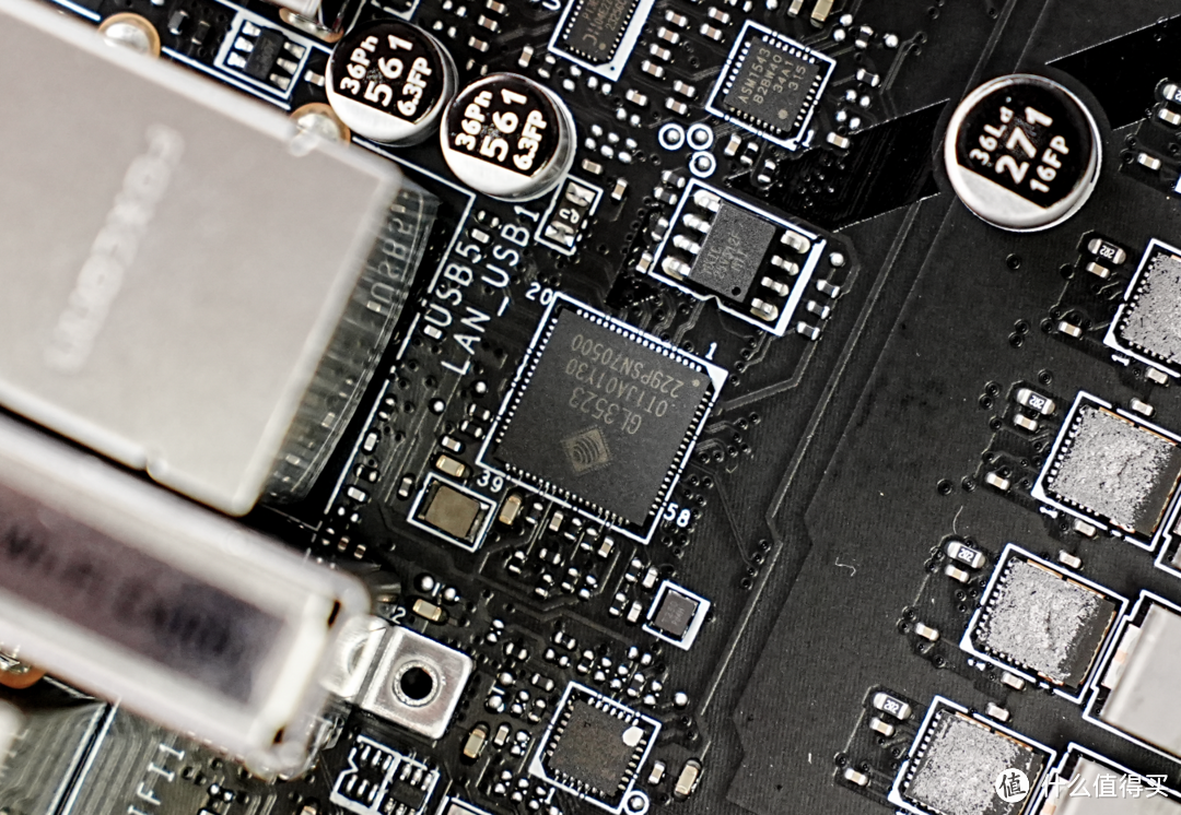 intel下一代处理器最新“座驾”——微星MPG Z790 Edge Ti Max WiFi主板图赏（含拆解）