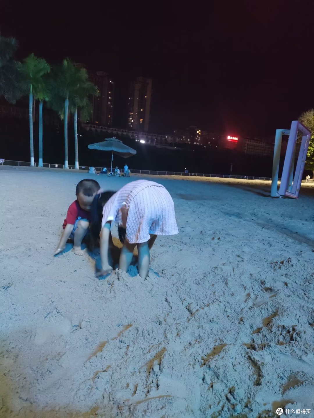 月饼大战:网红月饼 VS 传统月饼,你选谁?