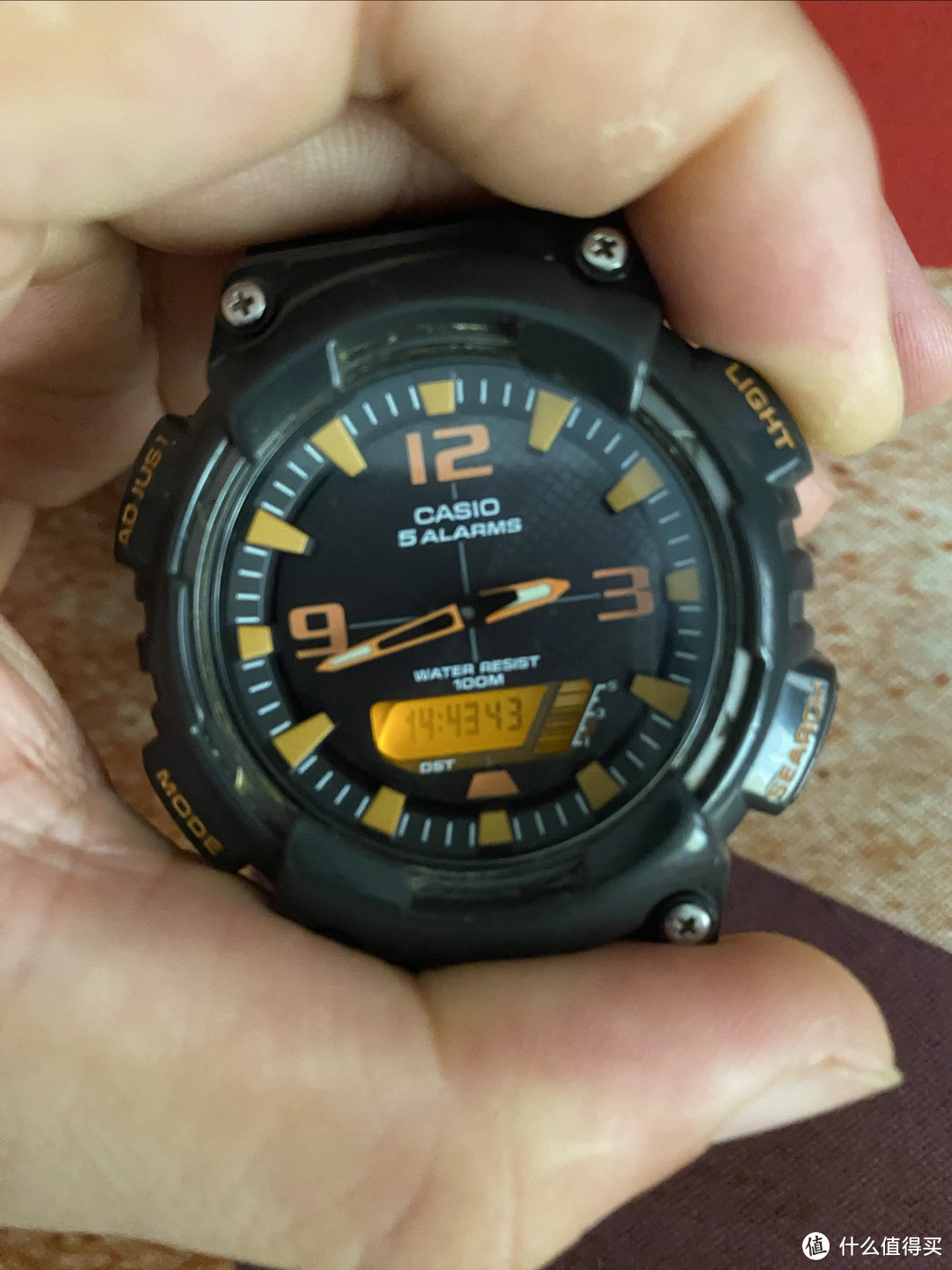 最便宜的太阳能指针运动手表—卡西欧aqs810w