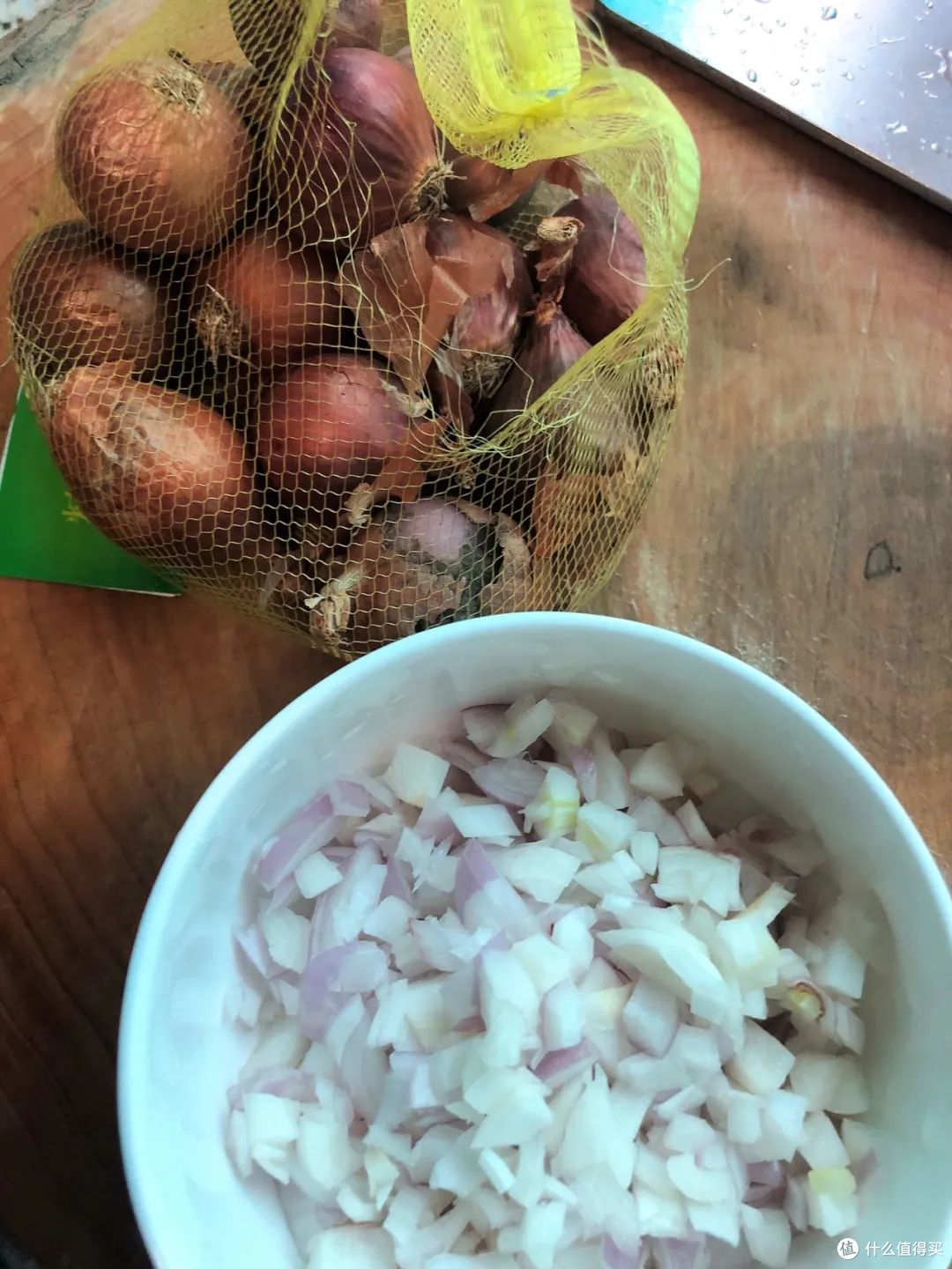 尝过这碗面，你会爱上它的口感和味道，胜过外面几十元的大餐！