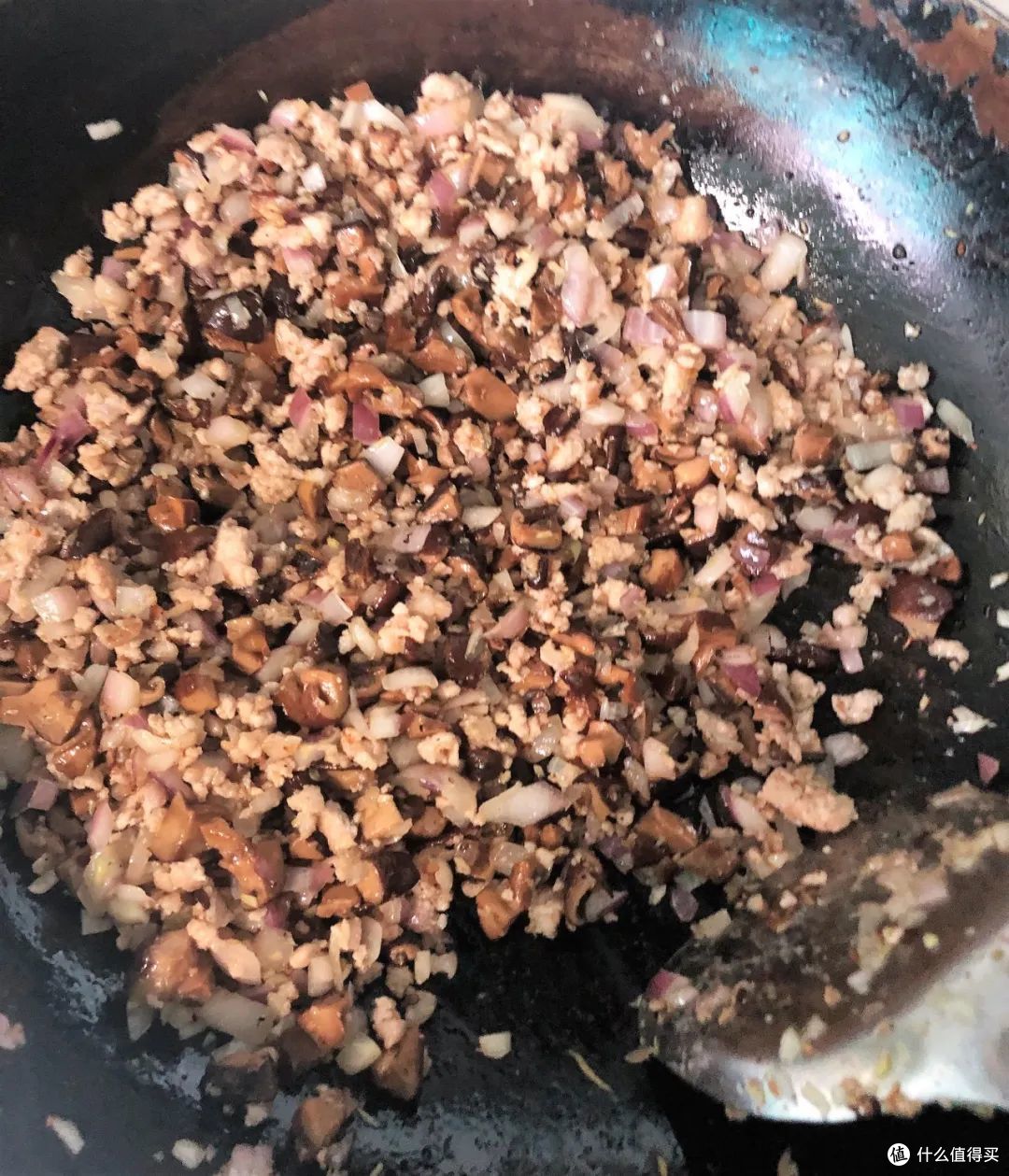 尝过这碗面，你会爱上它的口感和味道，胜过外面几十元的大餐！