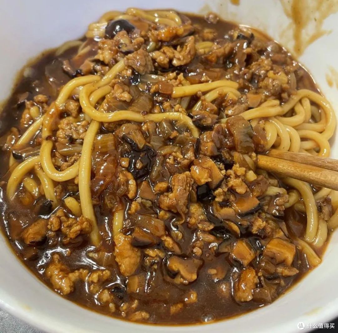 尝过这碗面，你会爱上它的口感和味道，胜过外面几十元的大餐！