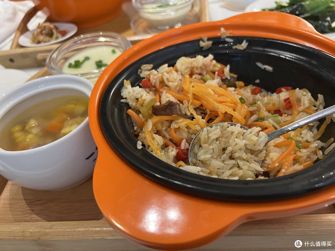 颐而康的煲仔饭还是真的好吃,按摩只是赠品