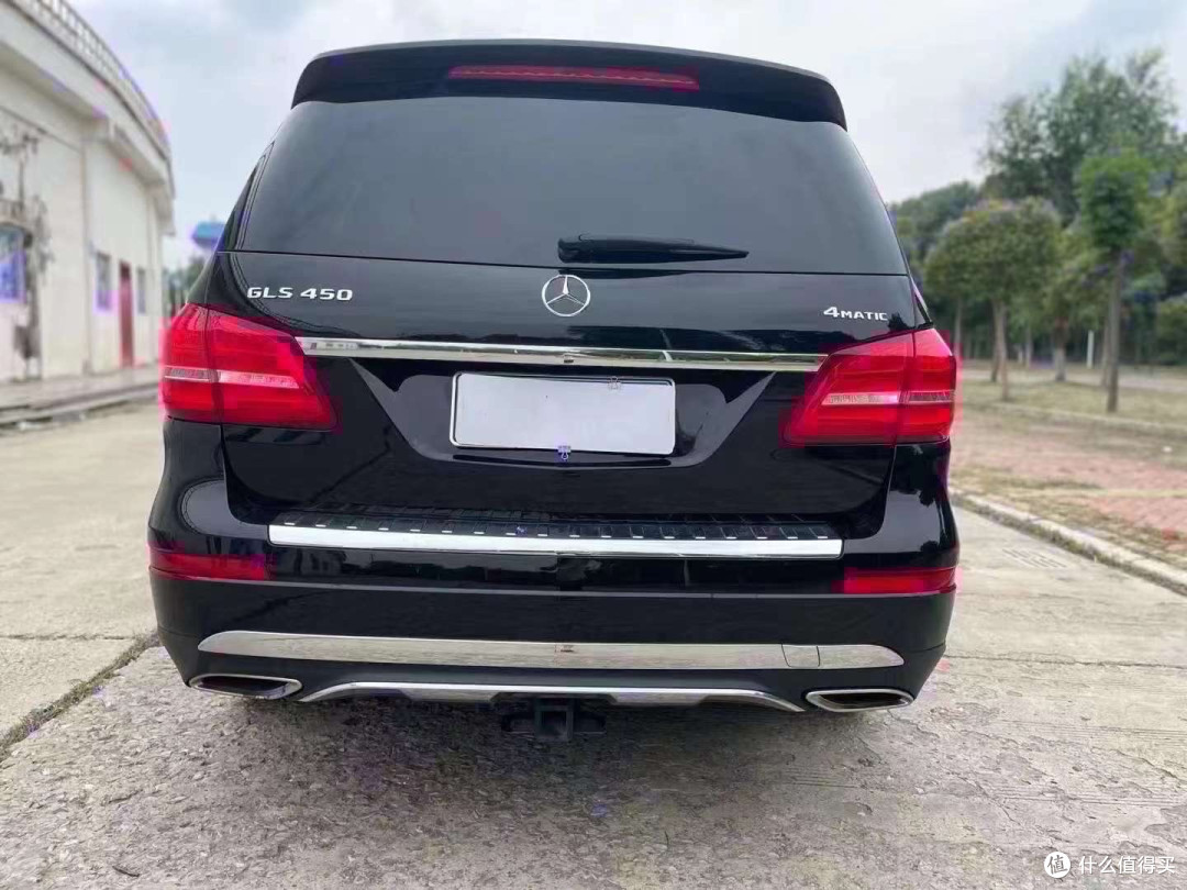 以下是关于GLS 450前脸设计的主要特点