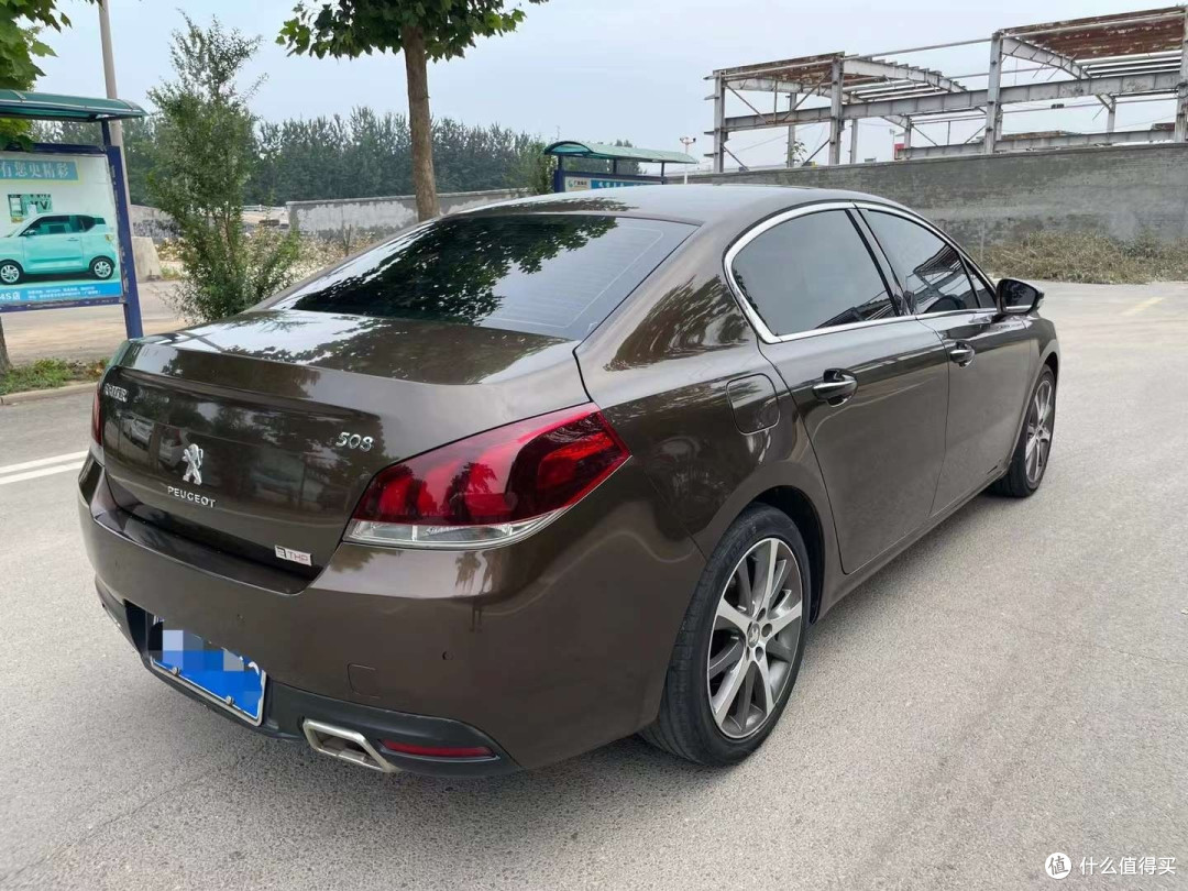 以下是标致508内饰设计的一些可能特点