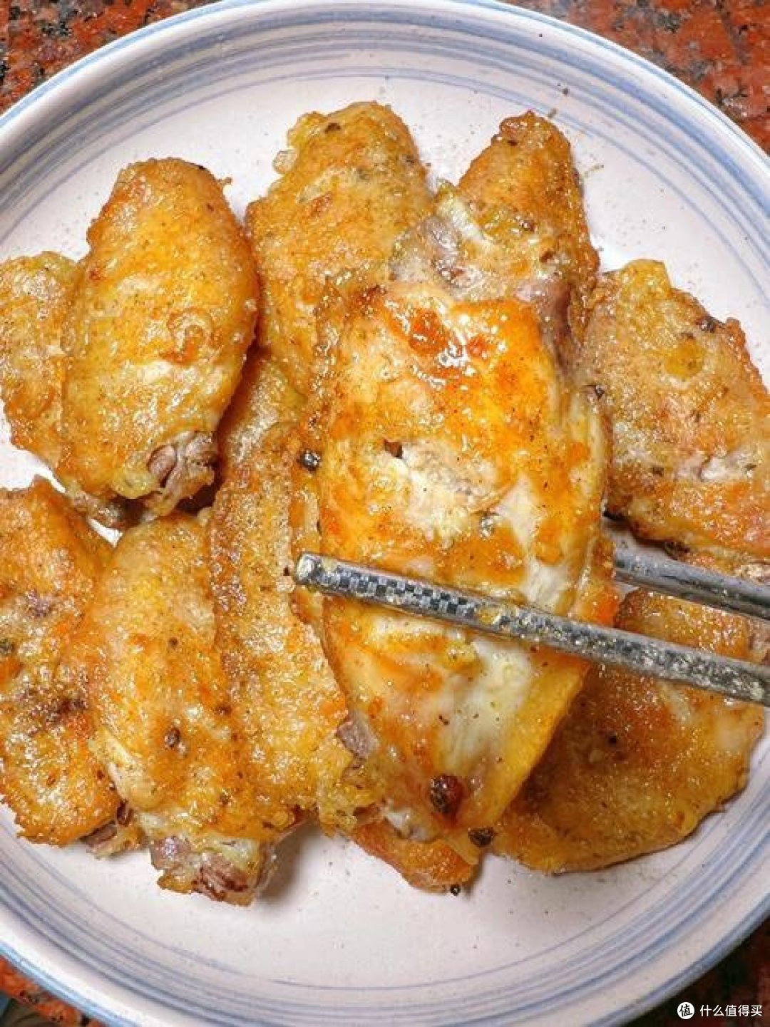 椒盐鸡翅：酥脆口感，让你的味蕾得到满足