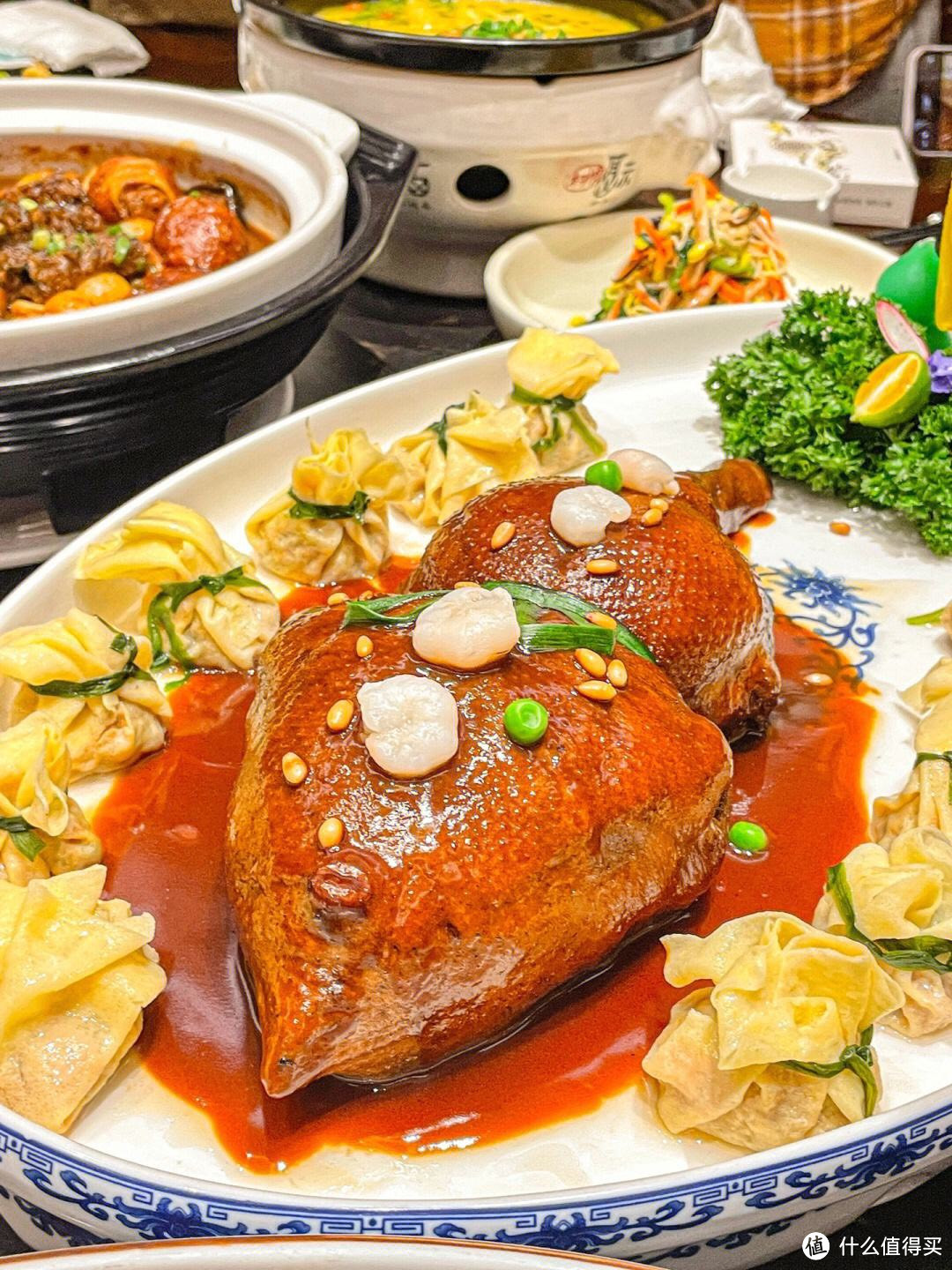 八珍盛宴：详解北京传统美食八宝鸭的制作过程
