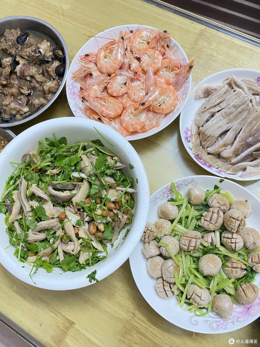 全家一起吃个中秋团圆饭