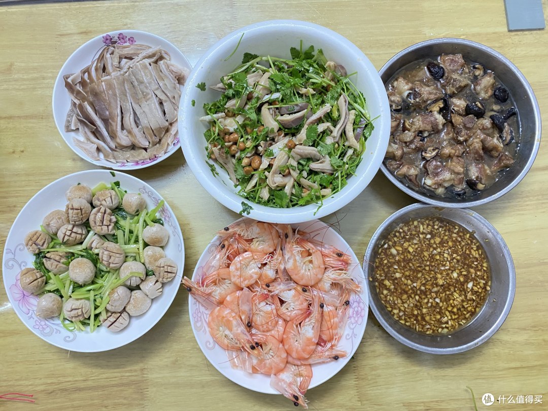 全家一起吃个中秋团圆饭