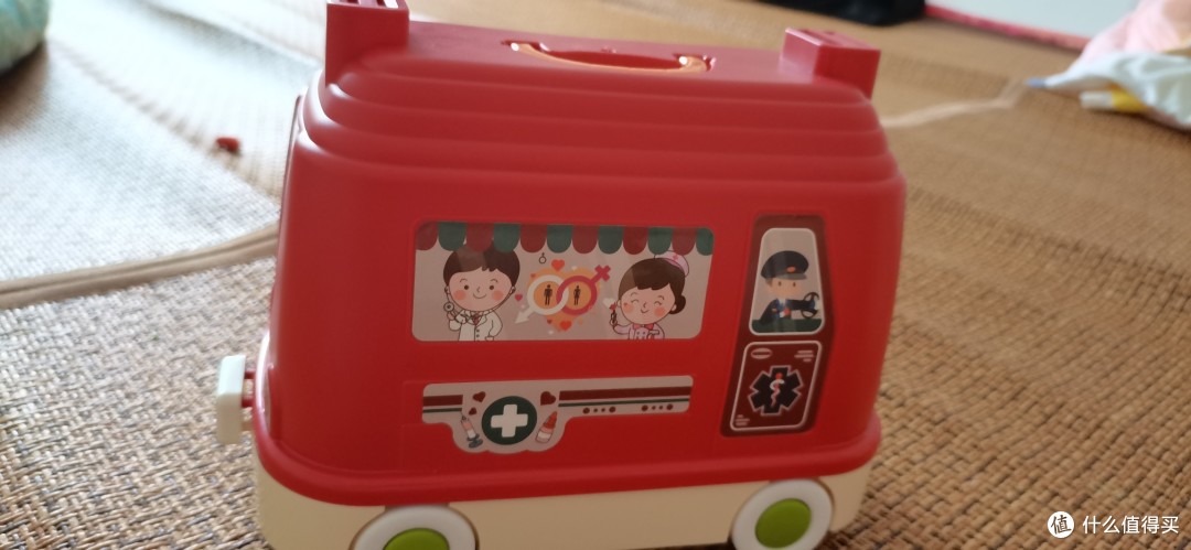 小家伙喜欢玩的医生玩具