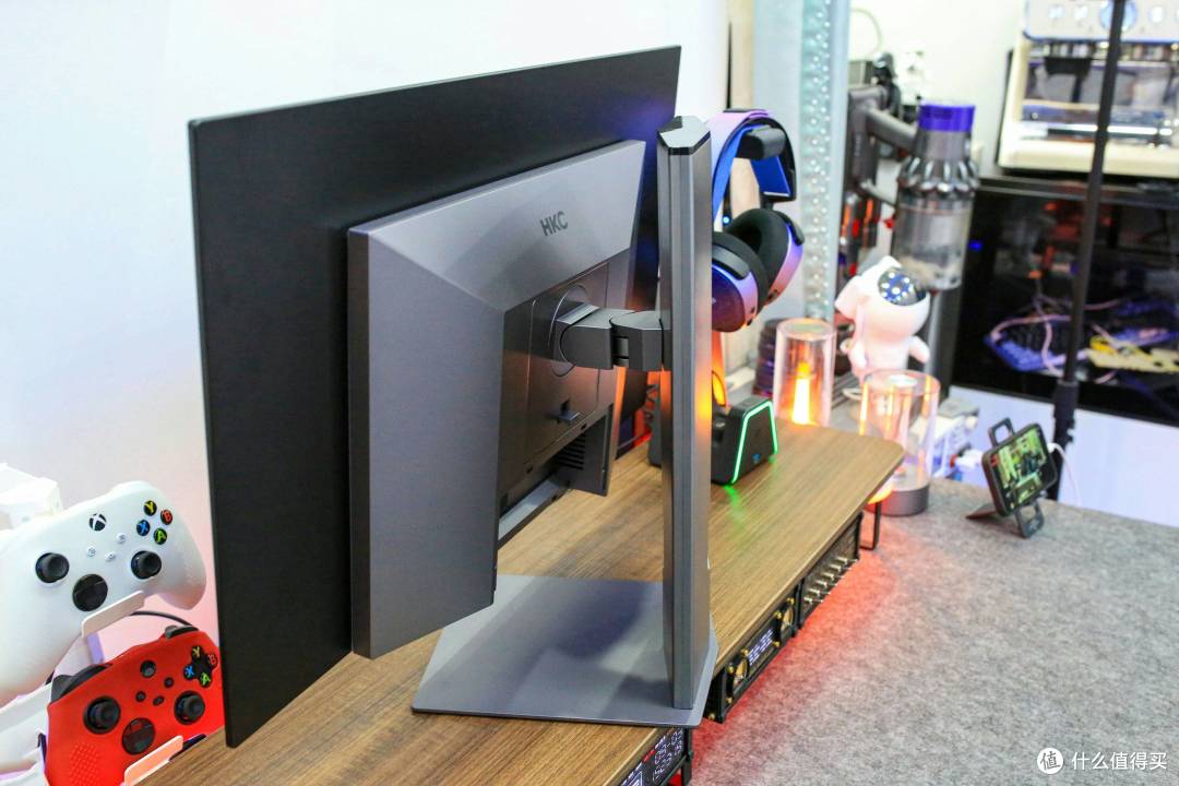 听说你的眼睛很挑剔?2K 240Hz 高刷、原生10bit OLED、0.03ms 疾速响应——HKC OG27QK显示器
