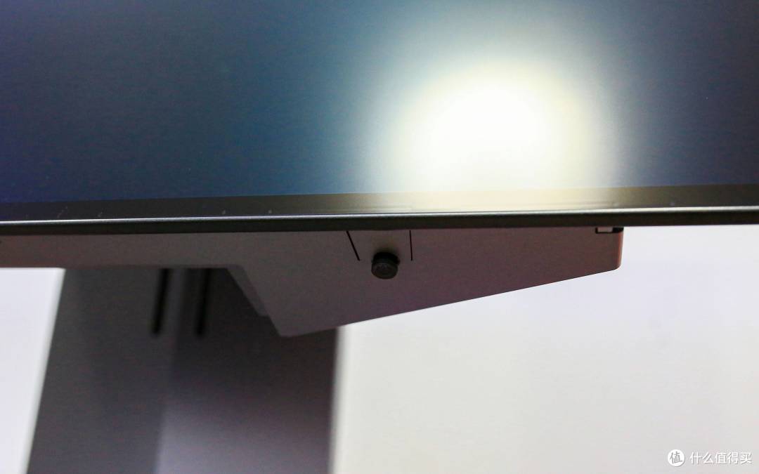听说你的眼睛很挑剔?2K 240Hz 高刷、原生10bit OLED、0.03ms 疾速响应——HKC OG27QK显示器