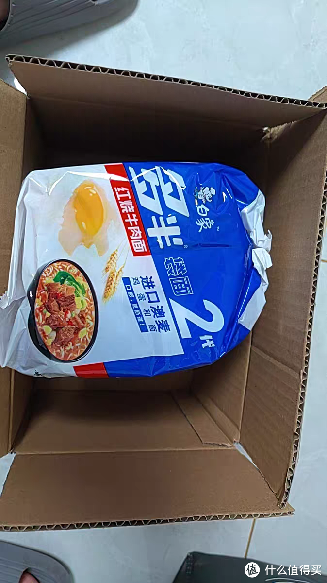 白象多半袋面2代红烧牛肉方便面：夜宵加量大包泡面的速食选择