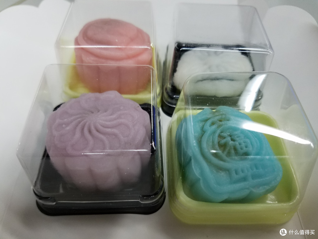 我手工制作的冰皮月饼，造型全靠模具了