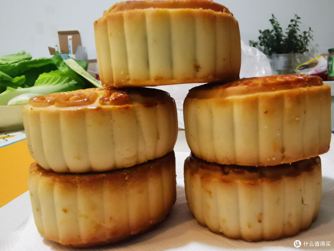 黑芝麻月饼:口感醇香,让你的味蕾尽情享受!