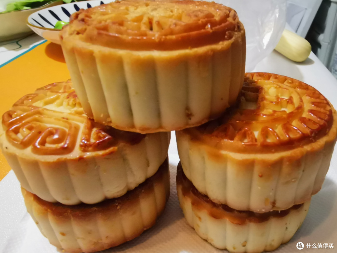 黑芝麻月饼:口感醇香,让你的味蕾尽情享受!