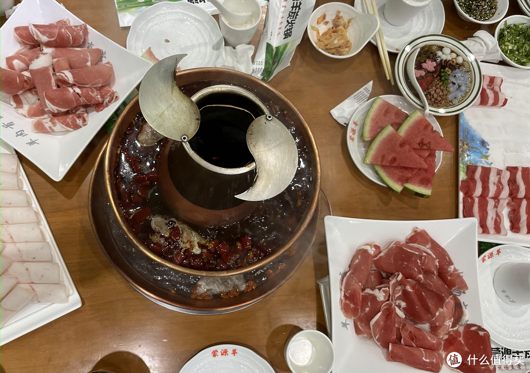 青岛一日游的最佳打开方式从山顶到海滩，让你体验绝佳美景！