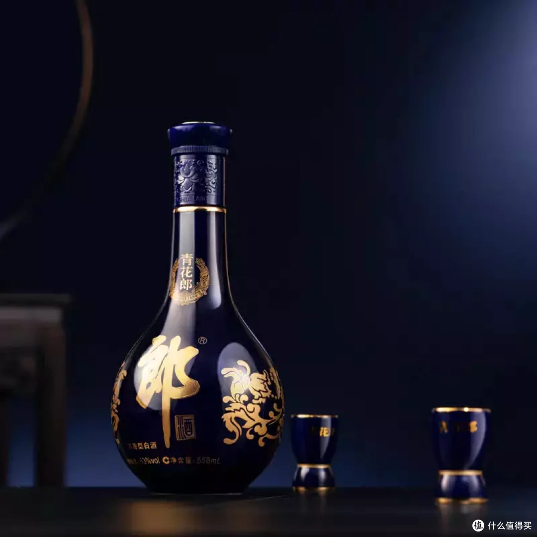 一次性喝了中国最好的八瓶白酒是什么体验,茅台/五粮液/国窖/汾20/内参,告诉你哪款才是老百姓口粮酒?